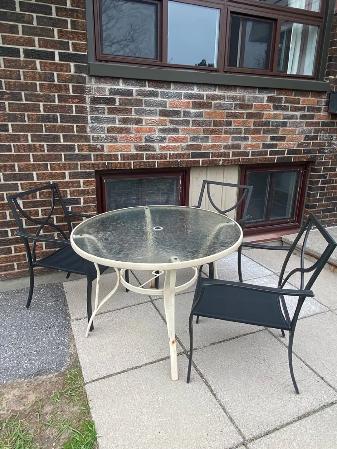 Patio set with round table and chairs image indicator(3)