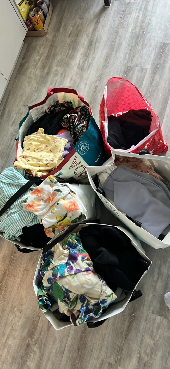 Free women clothes from closet swap thumbnail