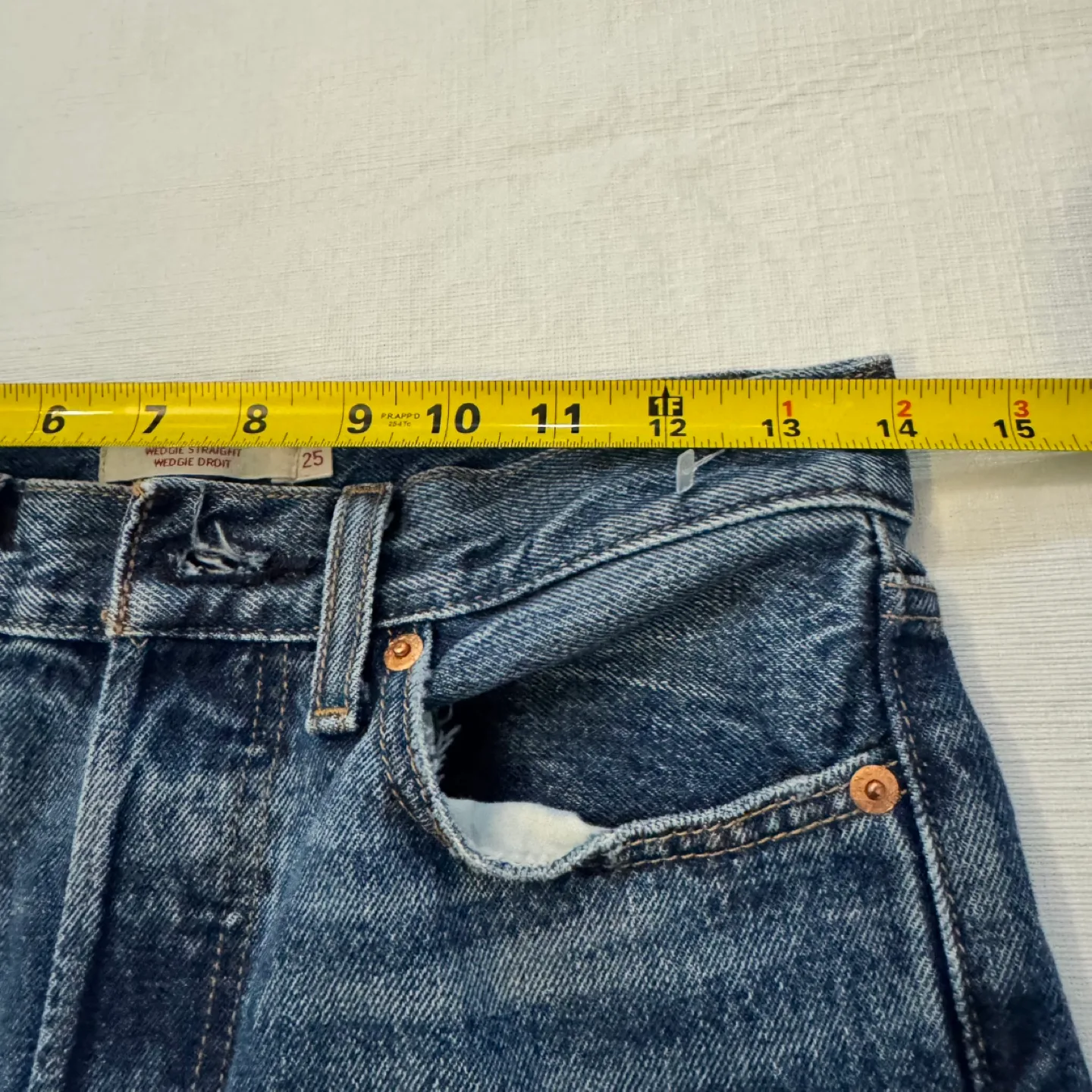 Levi's Wedgie Straight Jeans - Size 25 image indicator(4)