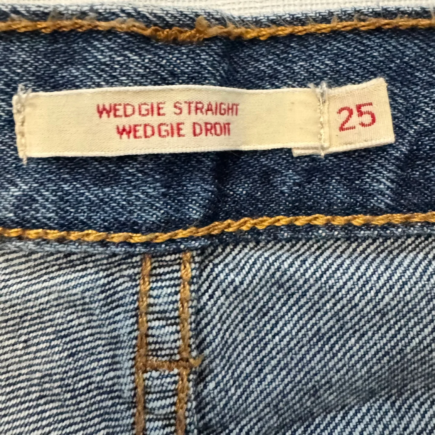 Levi's Wedgie Straight Jeans - Size 25 image indicator(2)