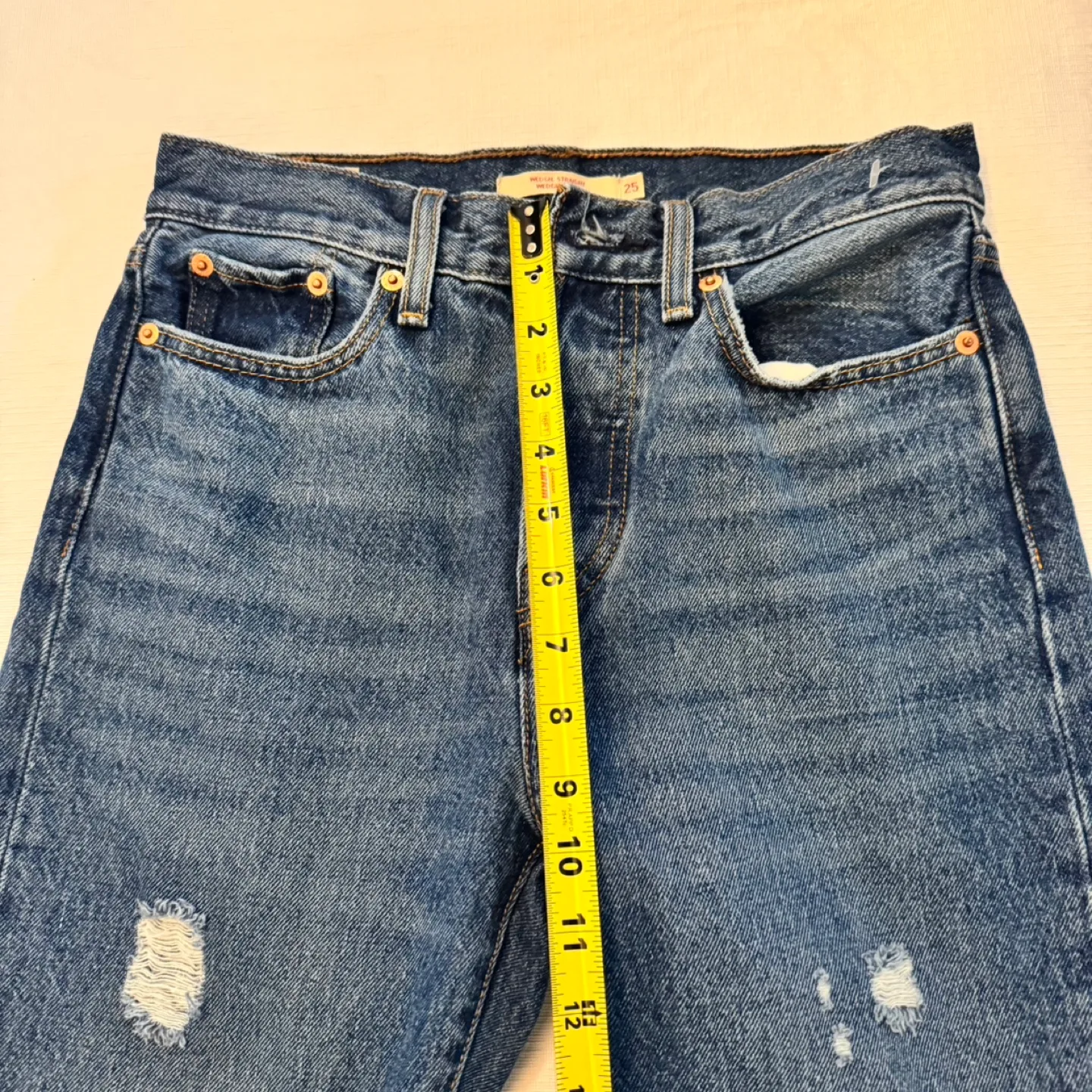 Levi's Wedgie Straight Jeans - Size 25 image indicator(5)