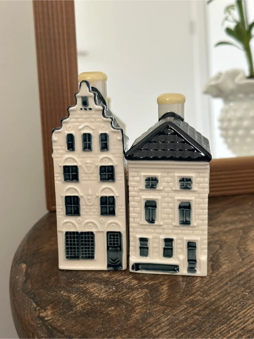 KLM Bols MINI Blue Delft House #  26, 32 thumbnail