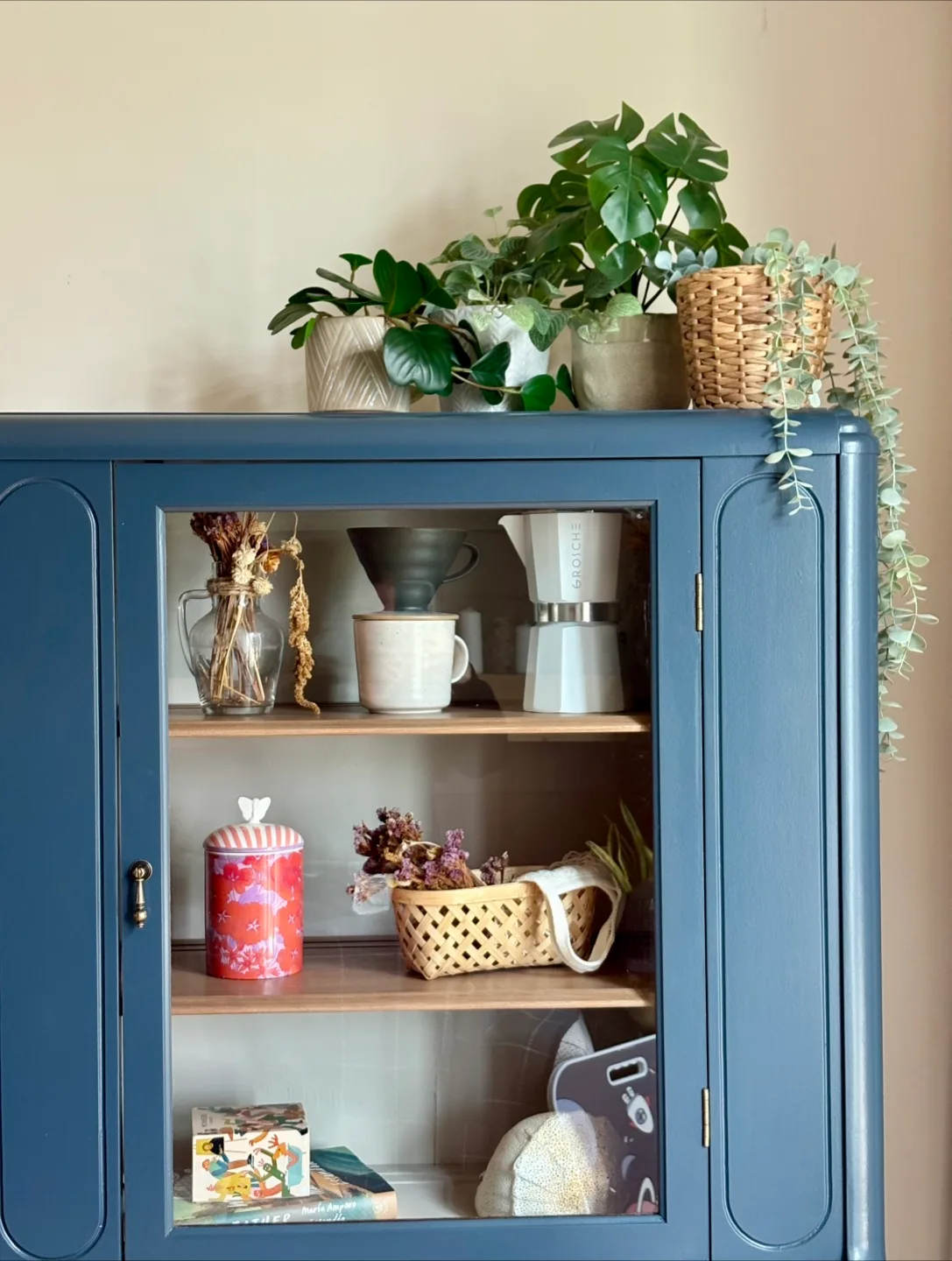 Vintage Blue Display Cabinet image indicator(5)