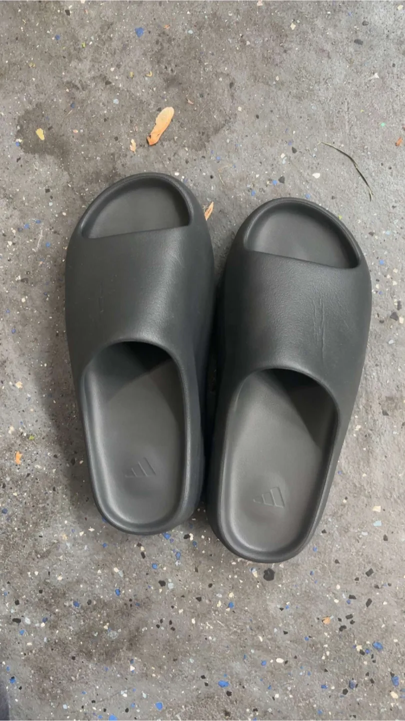 Adidas Yeezy Slides - Black thumbnail