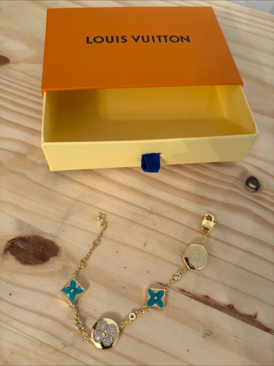 Louis Vuitton Color Blossom Bracelet image indicator(2)