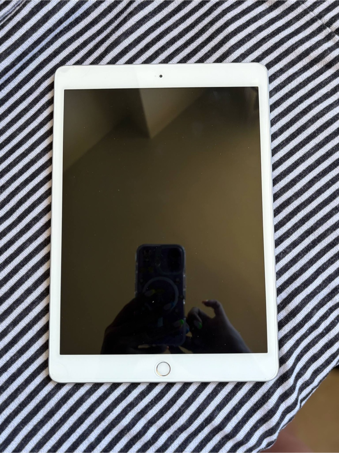 Apple iPad 7th Gen Silver
