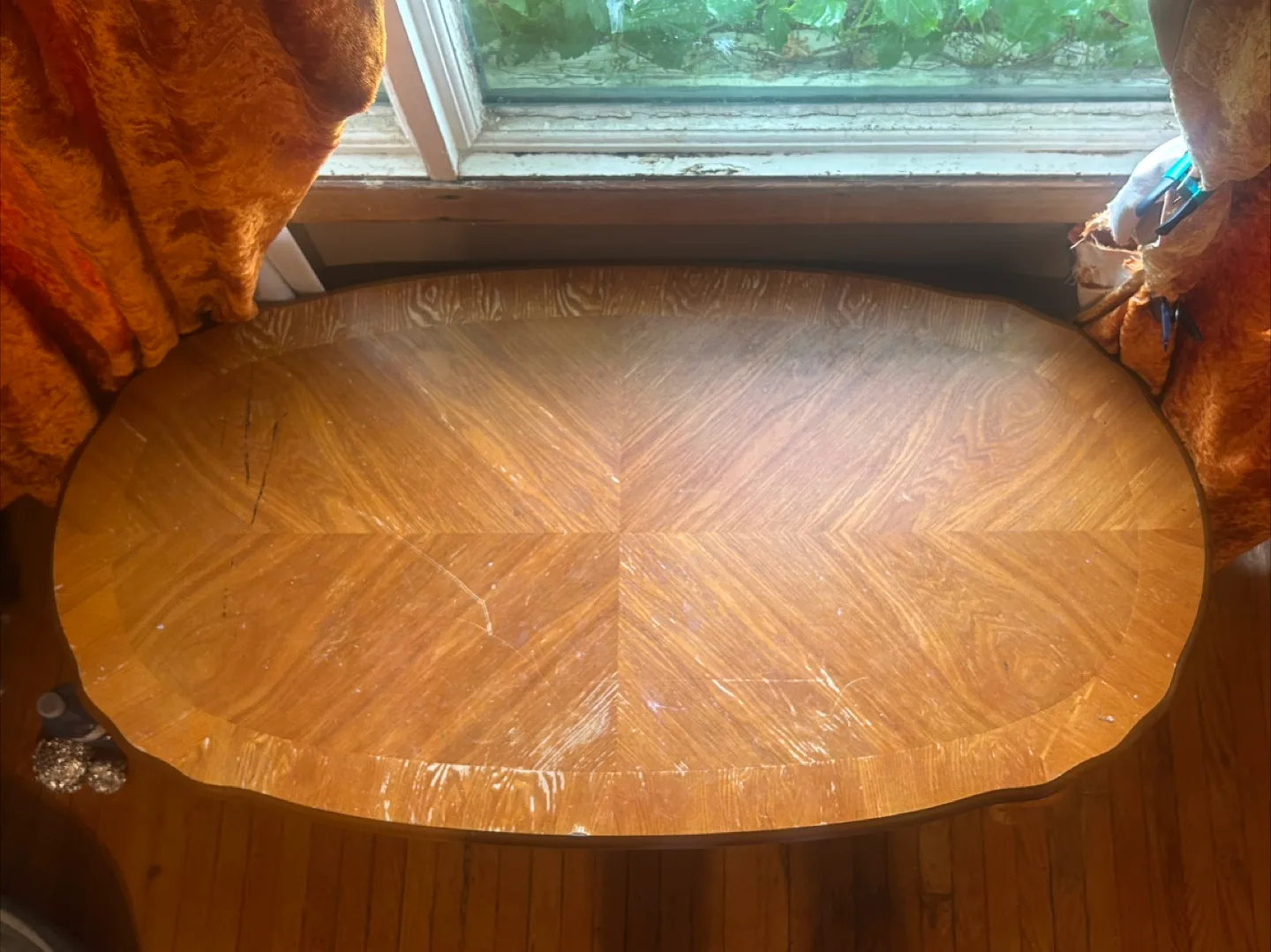 Used Wooden Oval Coffee Table image indicator(2)