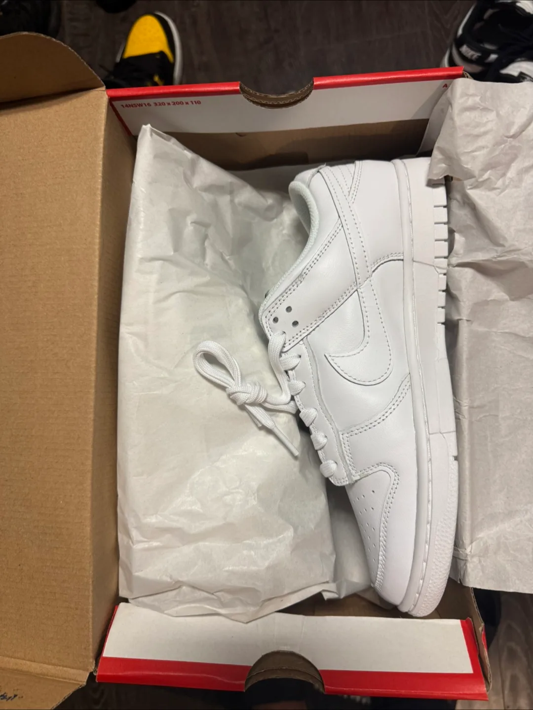 Triple White nike Dunks image indicator(2)