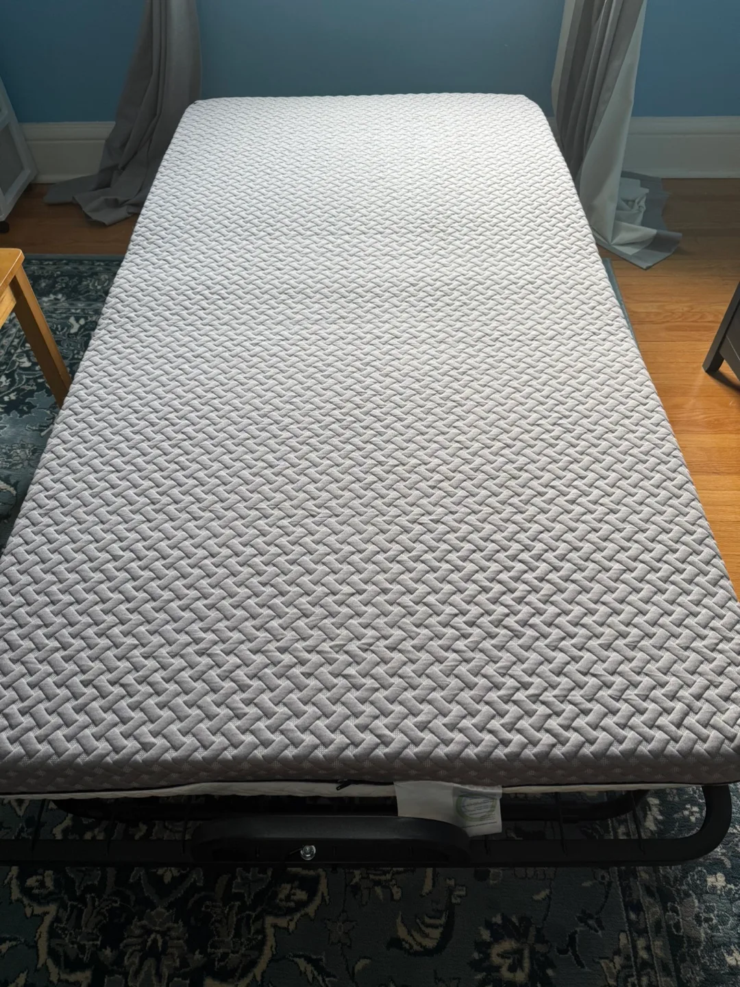 Milliard Twin Folding Bed w Reversible Mattress thumbnail