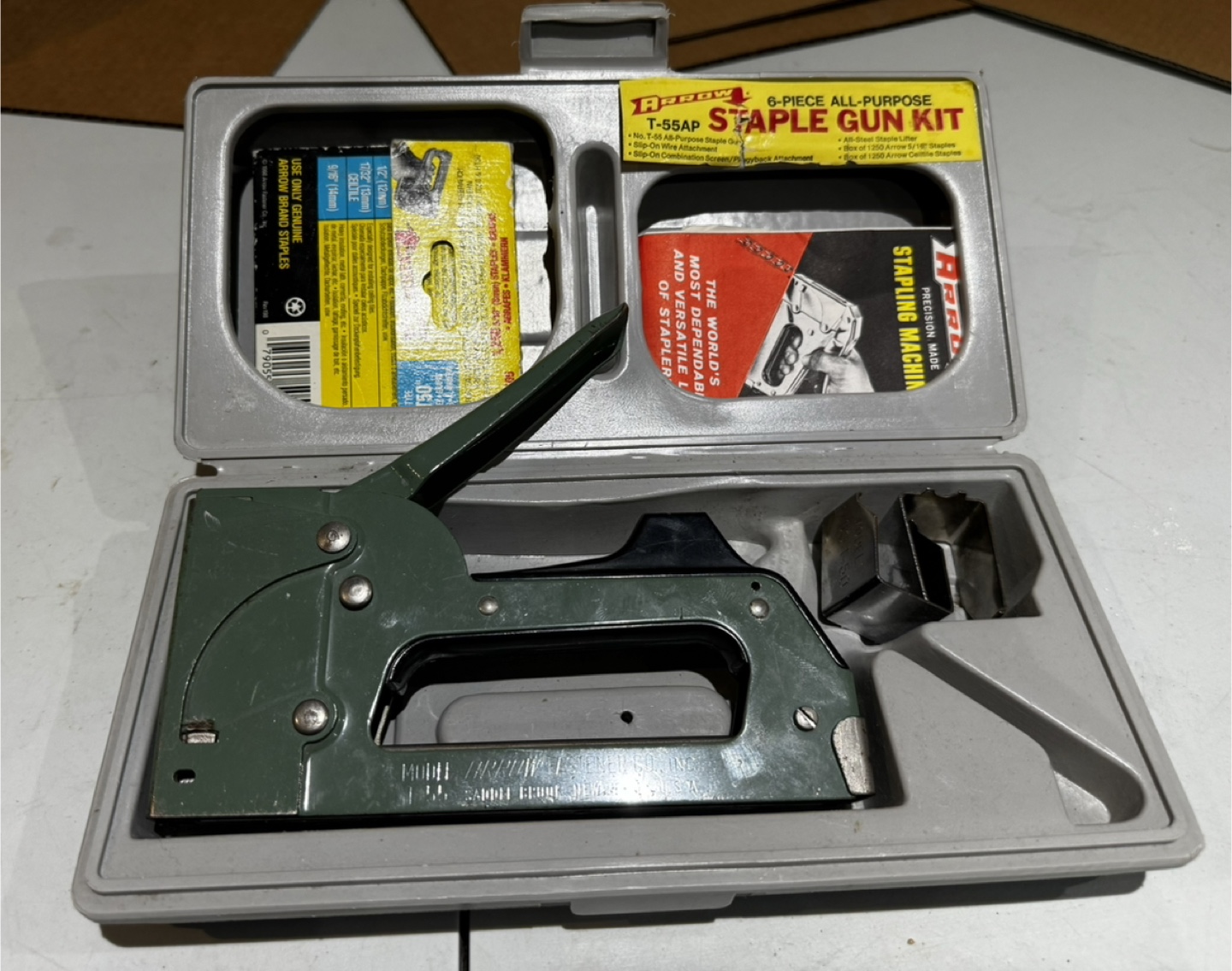 Vintage Staple Gun Kit With Staples - photo 3