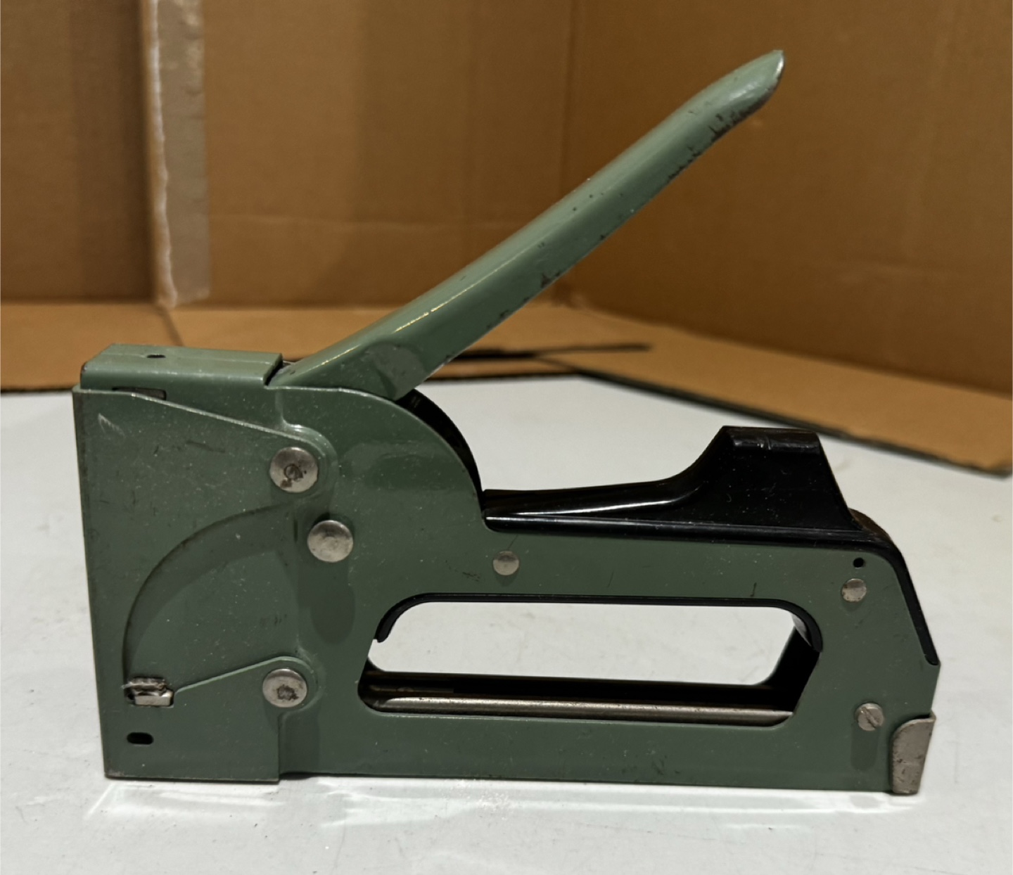 Vintage Staple Gun Kit With Staples - photo 2