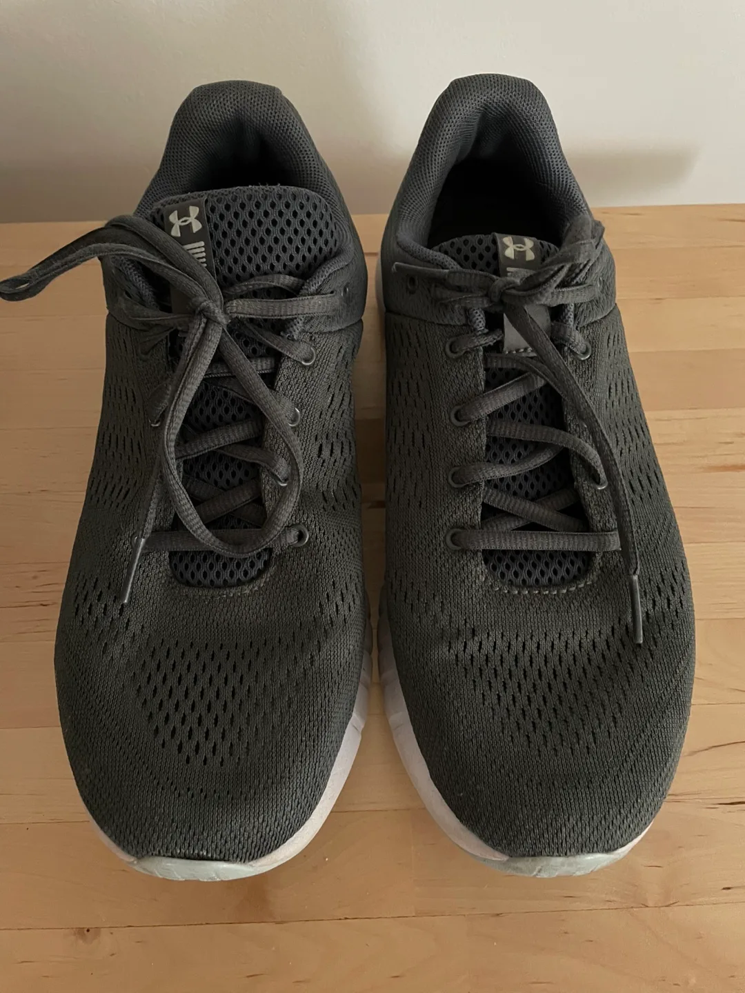 Under Armour Grey Running Shoes thumbnail