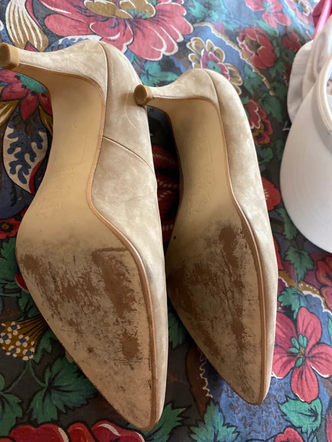 Aldo Beige Heels suede - size 9 image indicator(2)