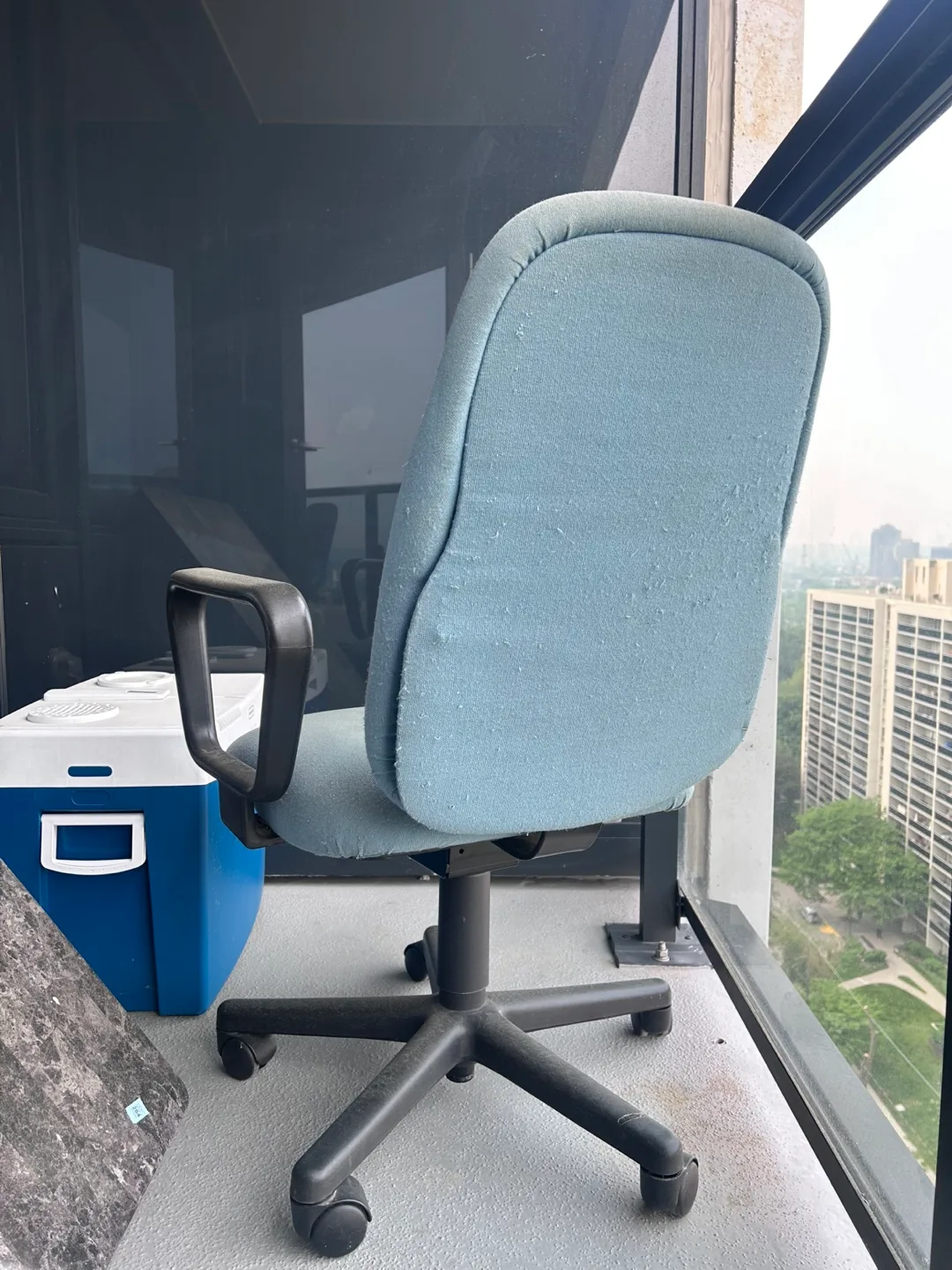 Comfortable Office Blue Chair image indicator(3)