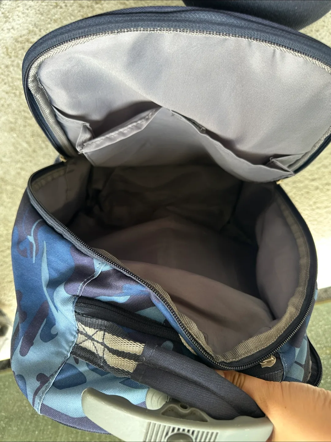 Wheeled Backpack image indicator(2)