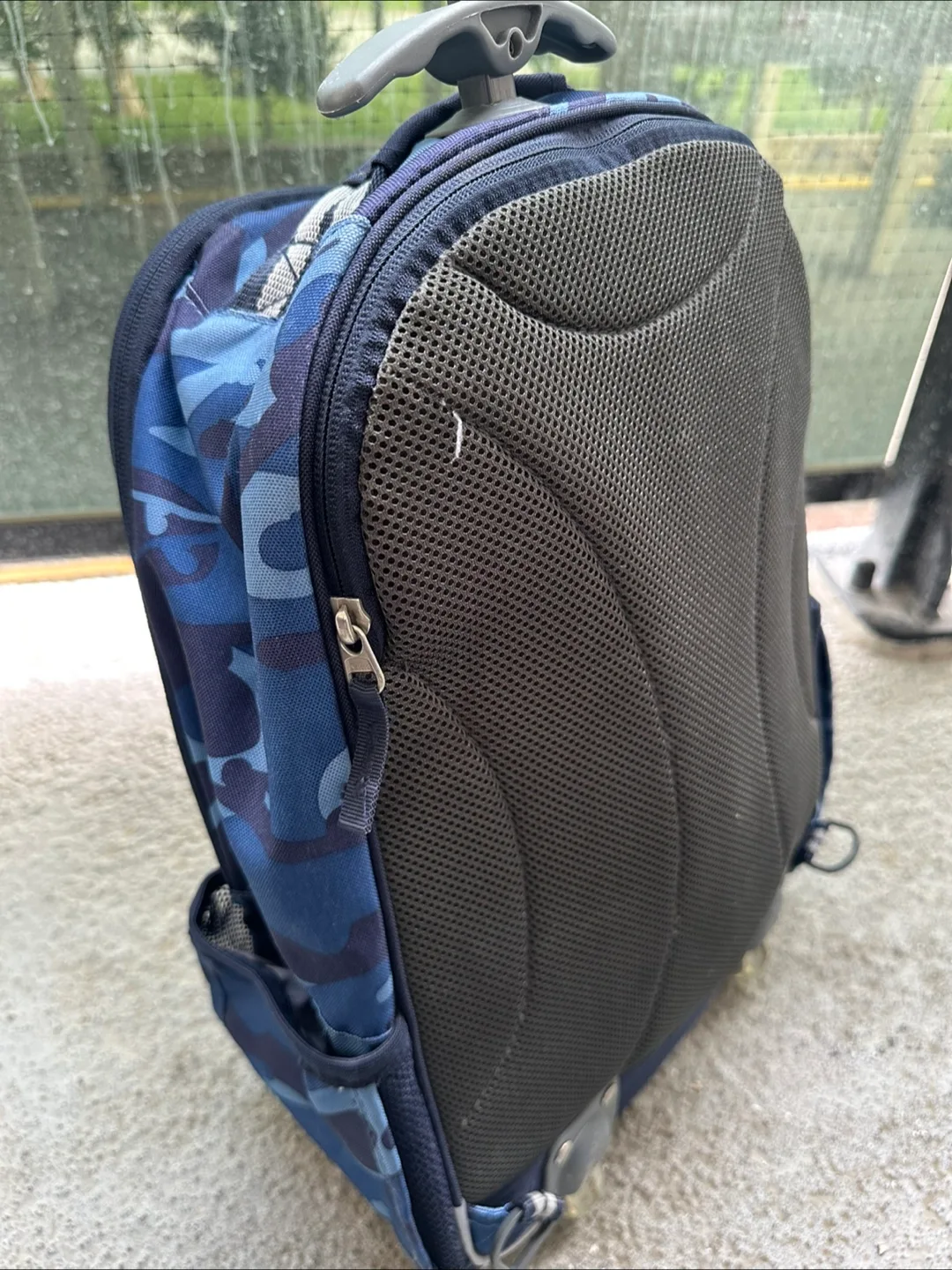 Wheeled Backpack image indicator(4)