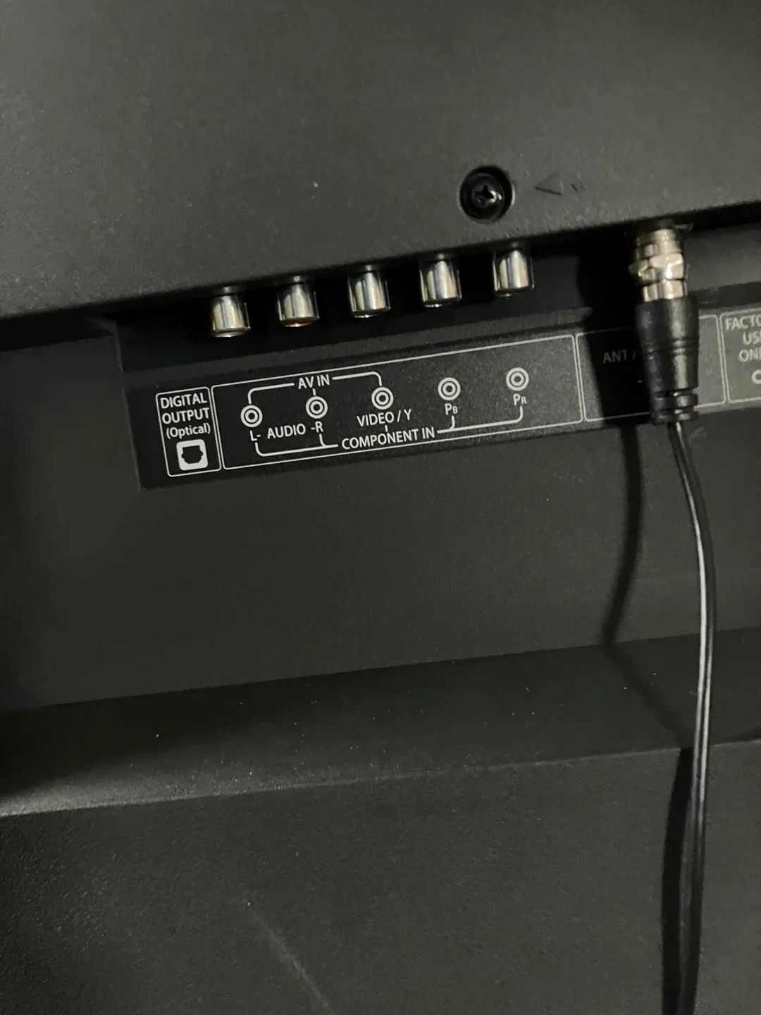 Insignia 39" LCD TV image indicator(5)