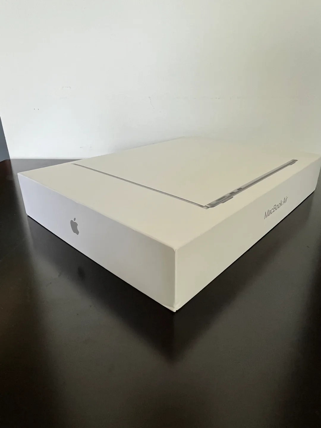 Apple MacBook Air M2 Box Only image indicator(5)