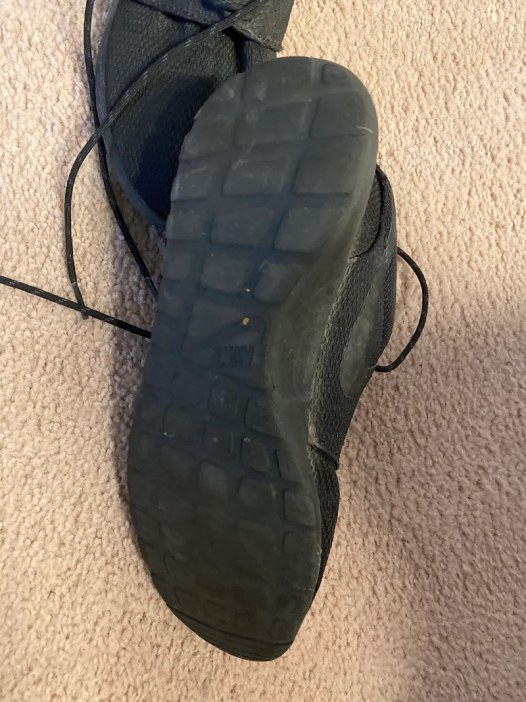 Black Athletic Shoes mesh - women’s 9.5 image indicator(2)