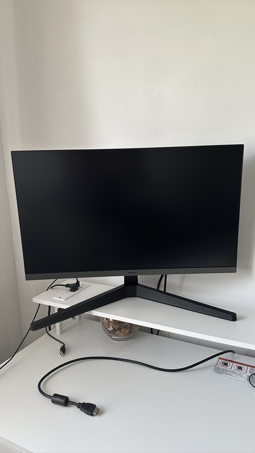 Samsung 24 inch Monitor