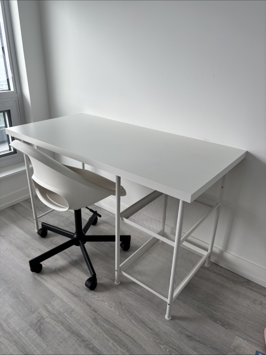White Desk & Chair Combo - photo 2