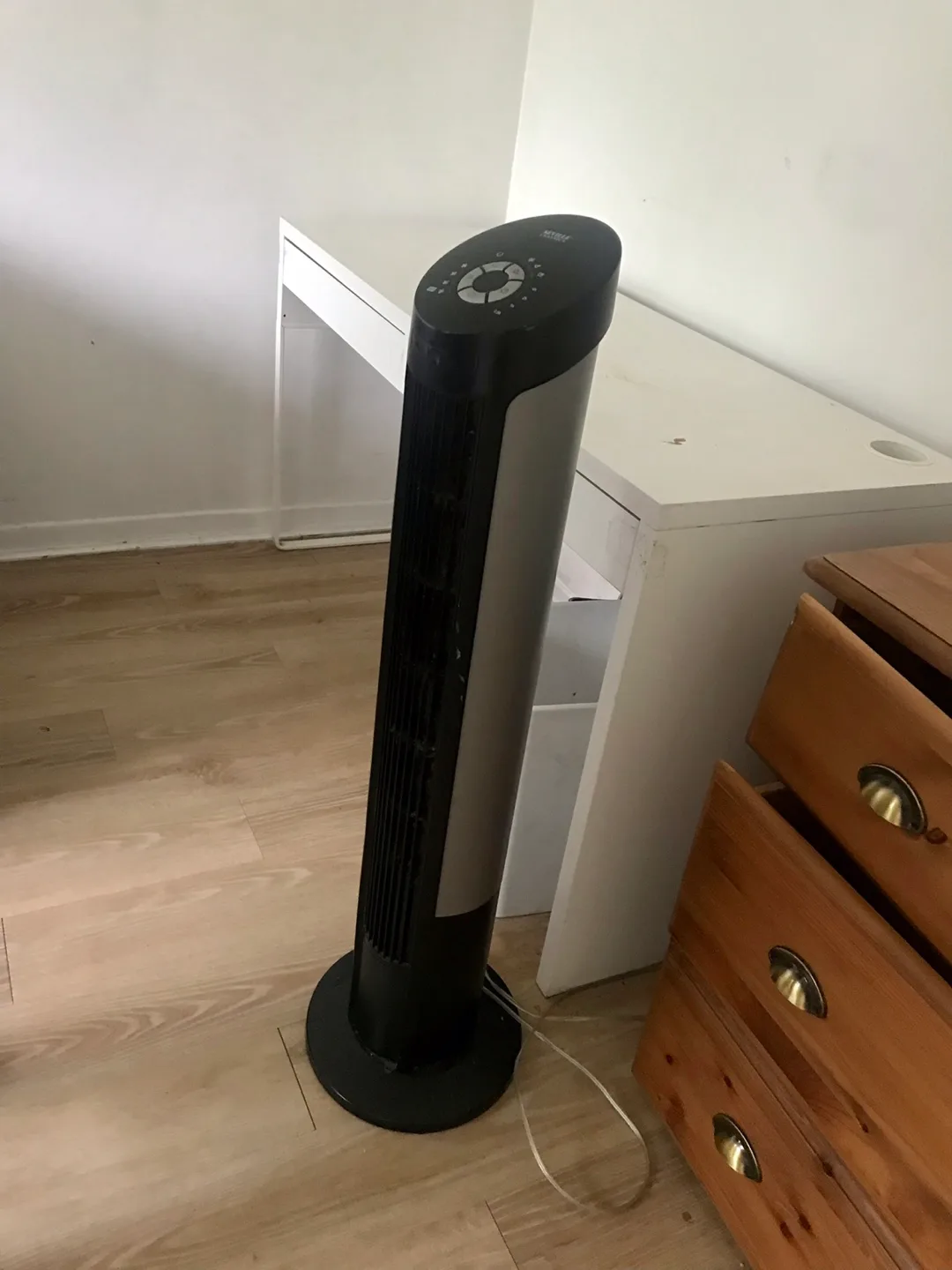 Everything Must Go - sofa, carpet, fan, tables and sweeper image indicator(2)