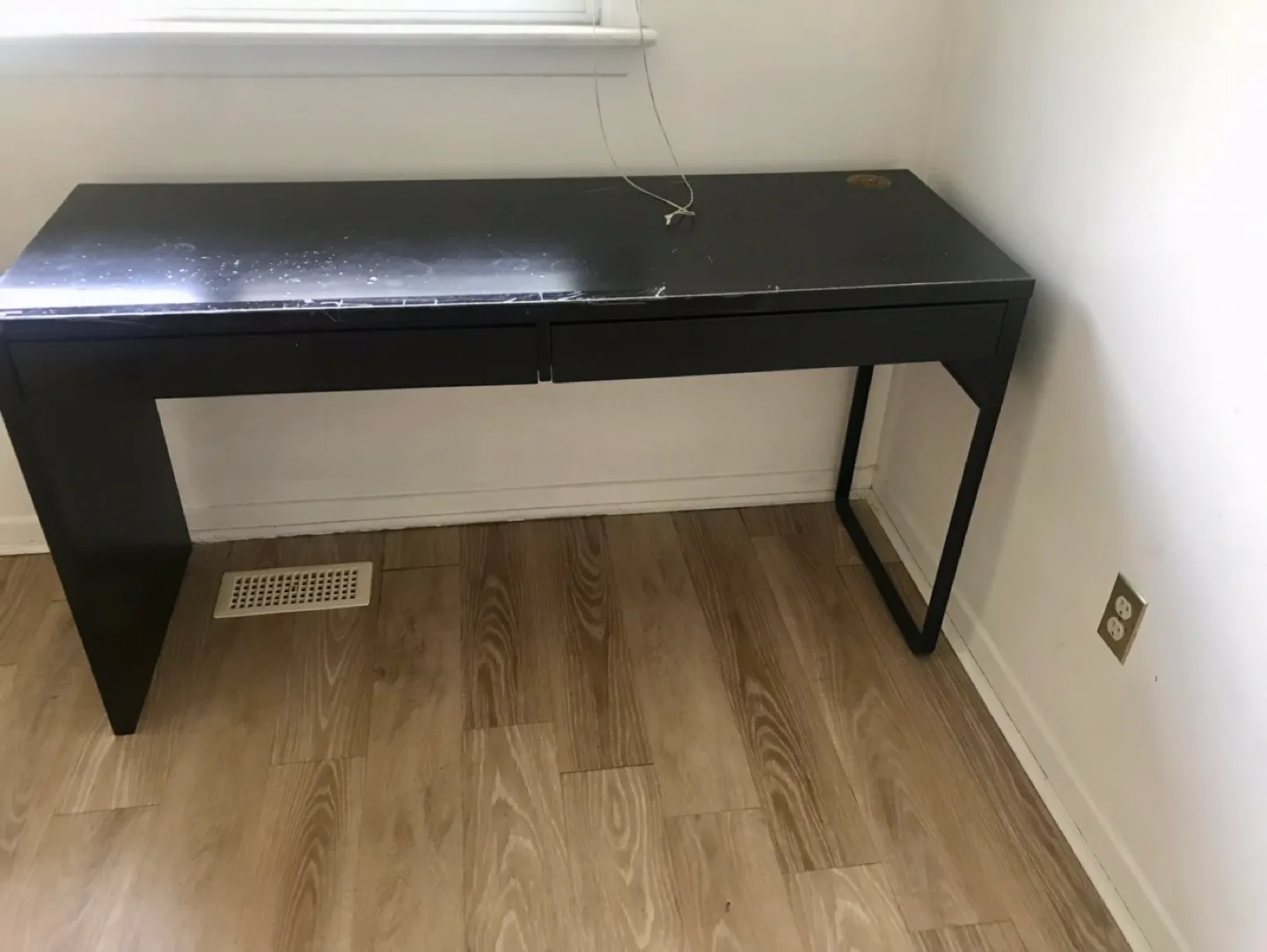 Everything Must Go - sofa, carpet, fan, tables and sweeper image indicator(4)