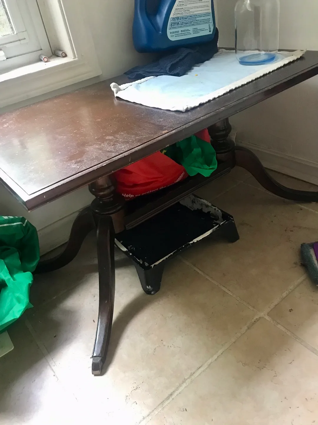 Everything Must Go - sofa, carpet, fan, tables and sweeper image indicator(5)