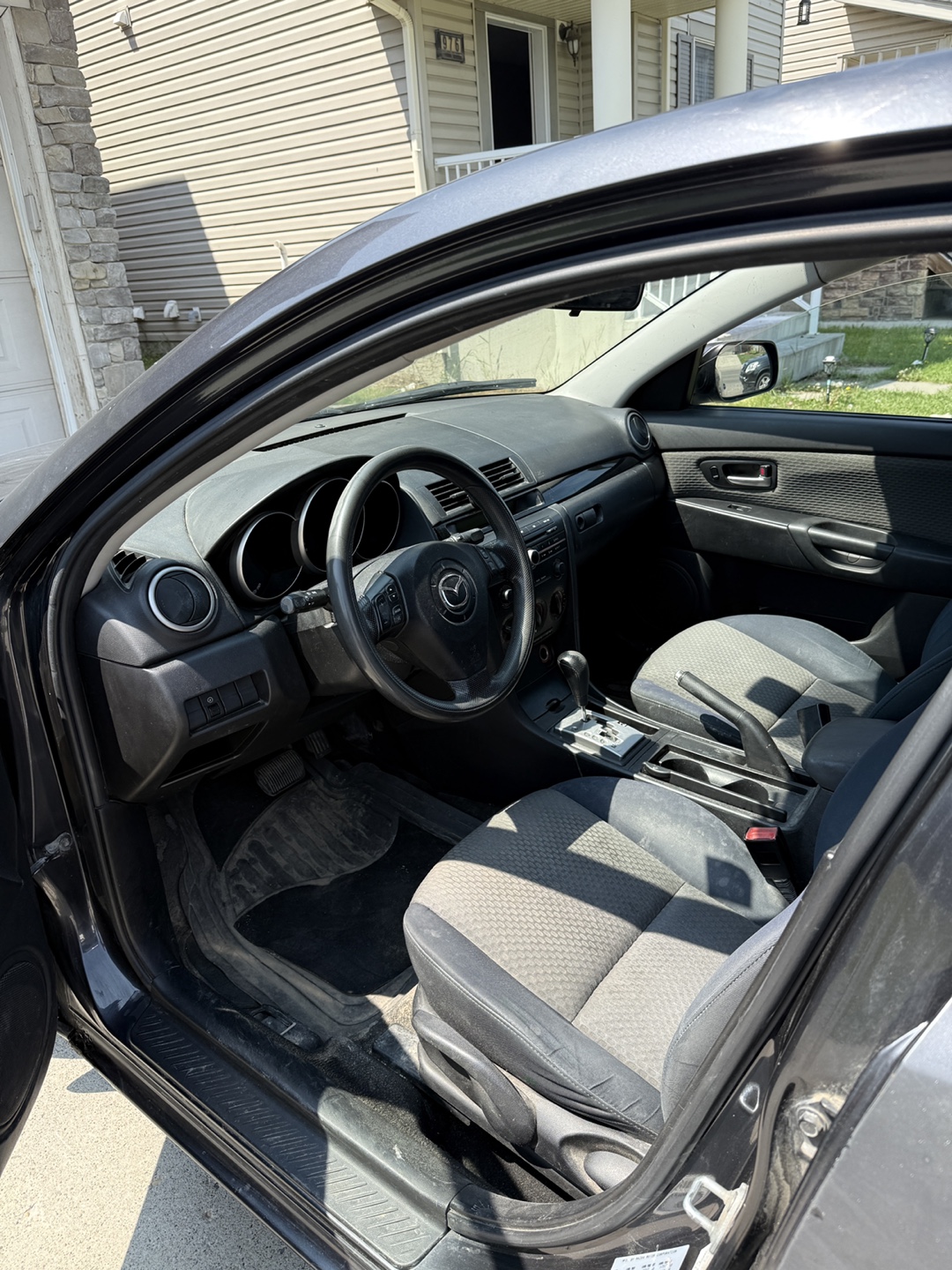 Mazda 3 Sedan - photo 4
