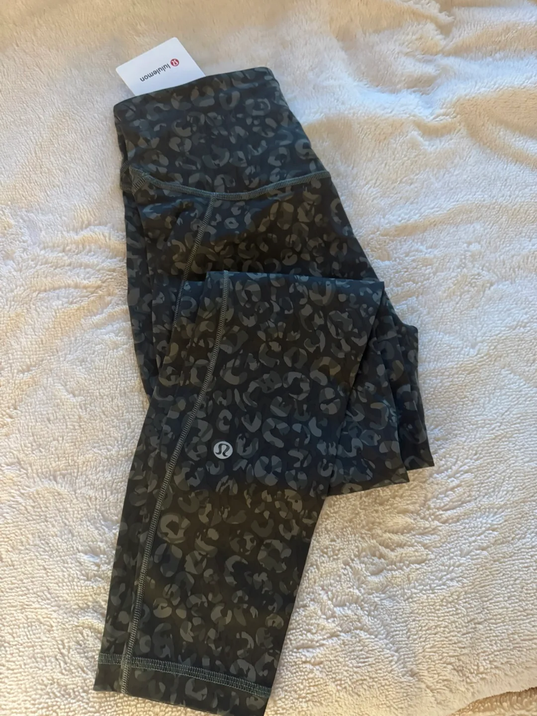 Lululemon Leggings thumbnail