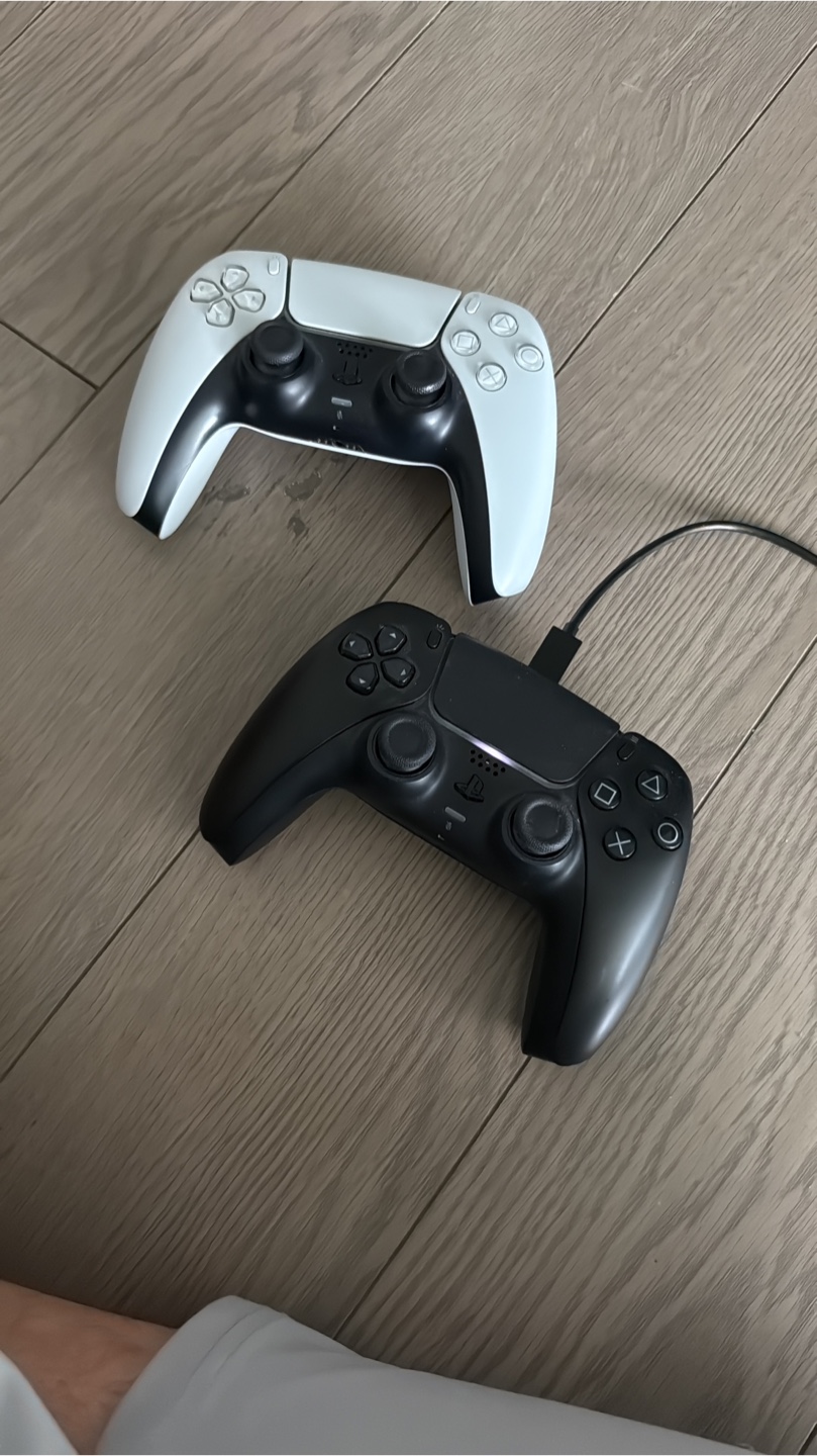 PlayStation 5 Console and Controllers - photo 2