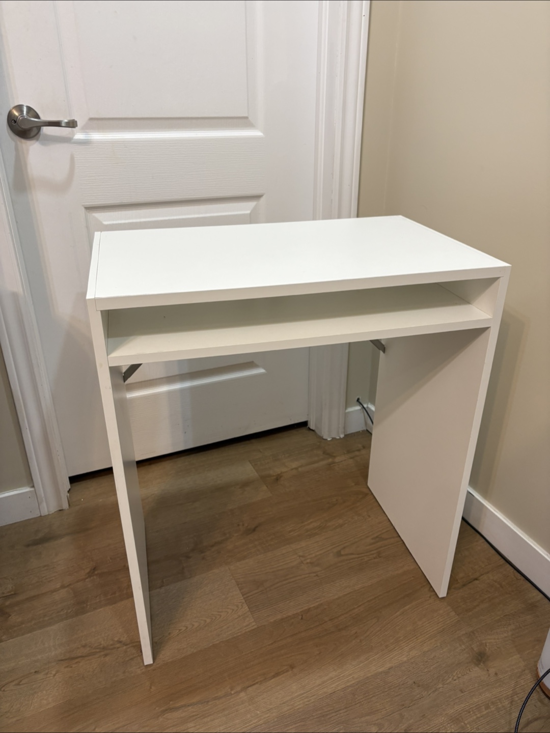White Desk - photo 2