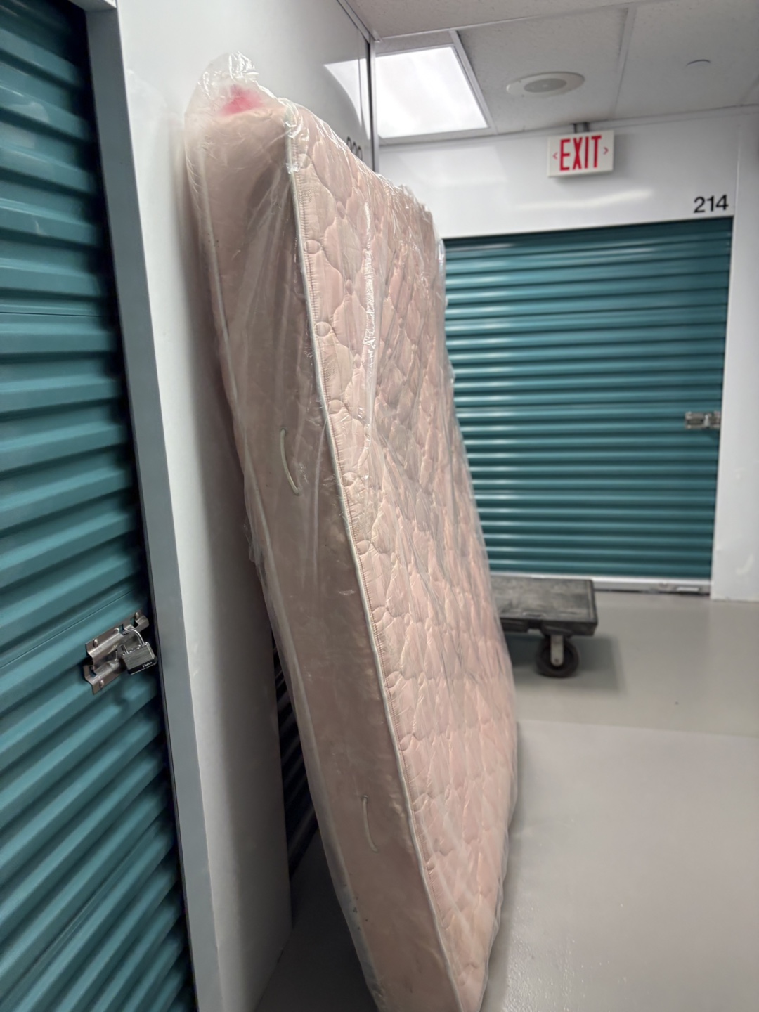 Queen size mattress - photo 3