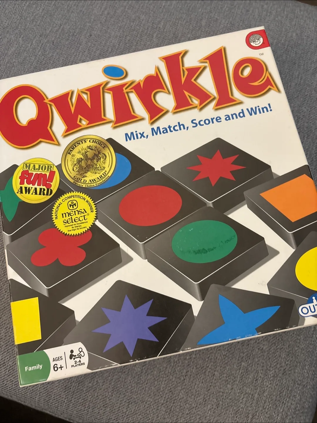 Qwirkle Board Game thumbnail