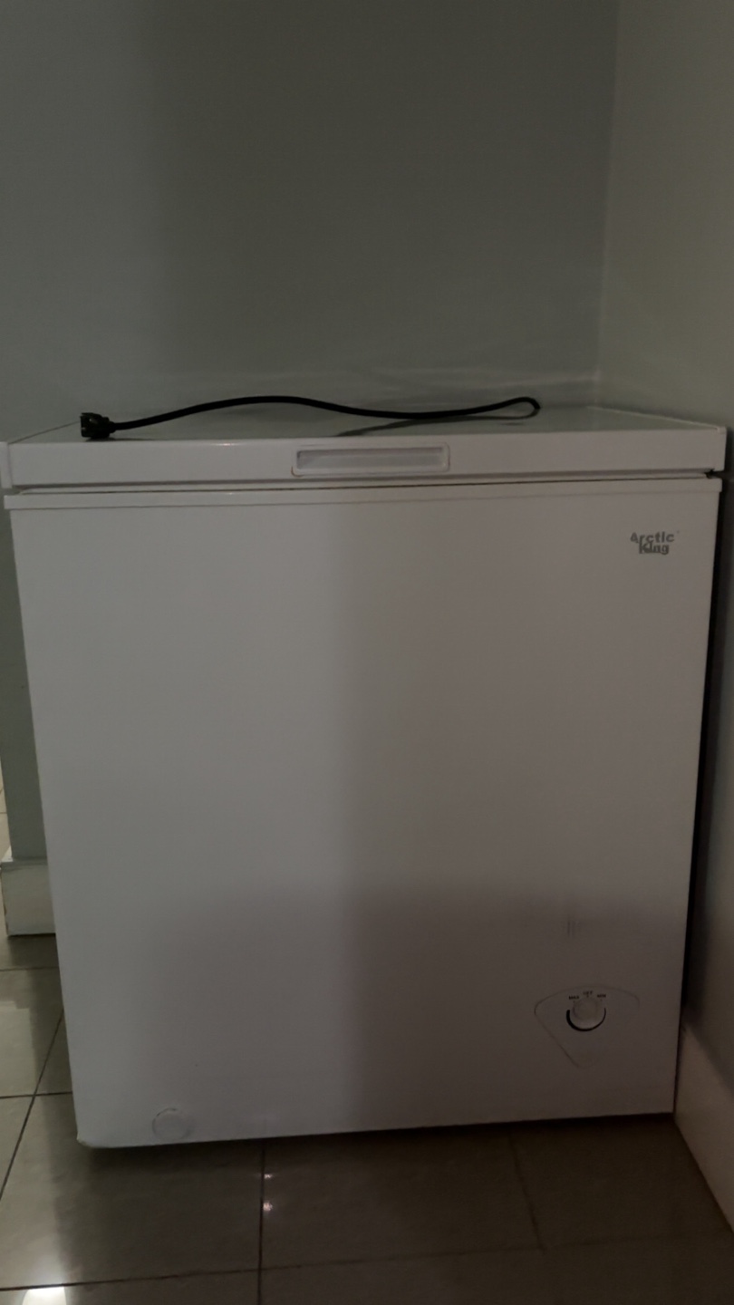 Arctic King Chest Freezer - photo 2