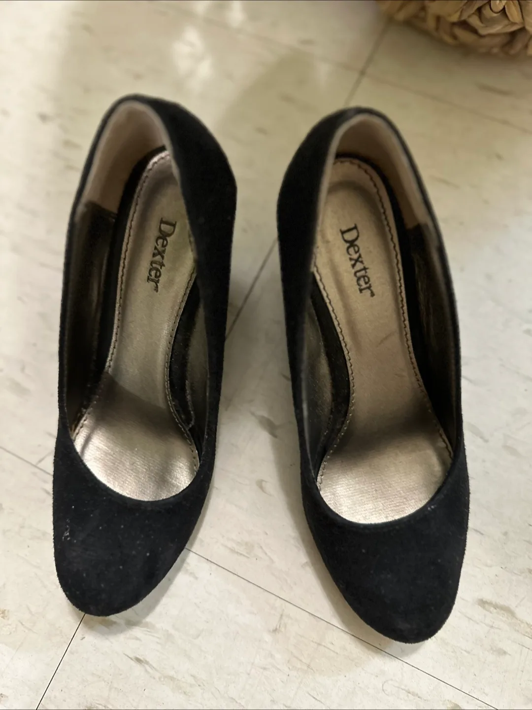 black heel thumbnail