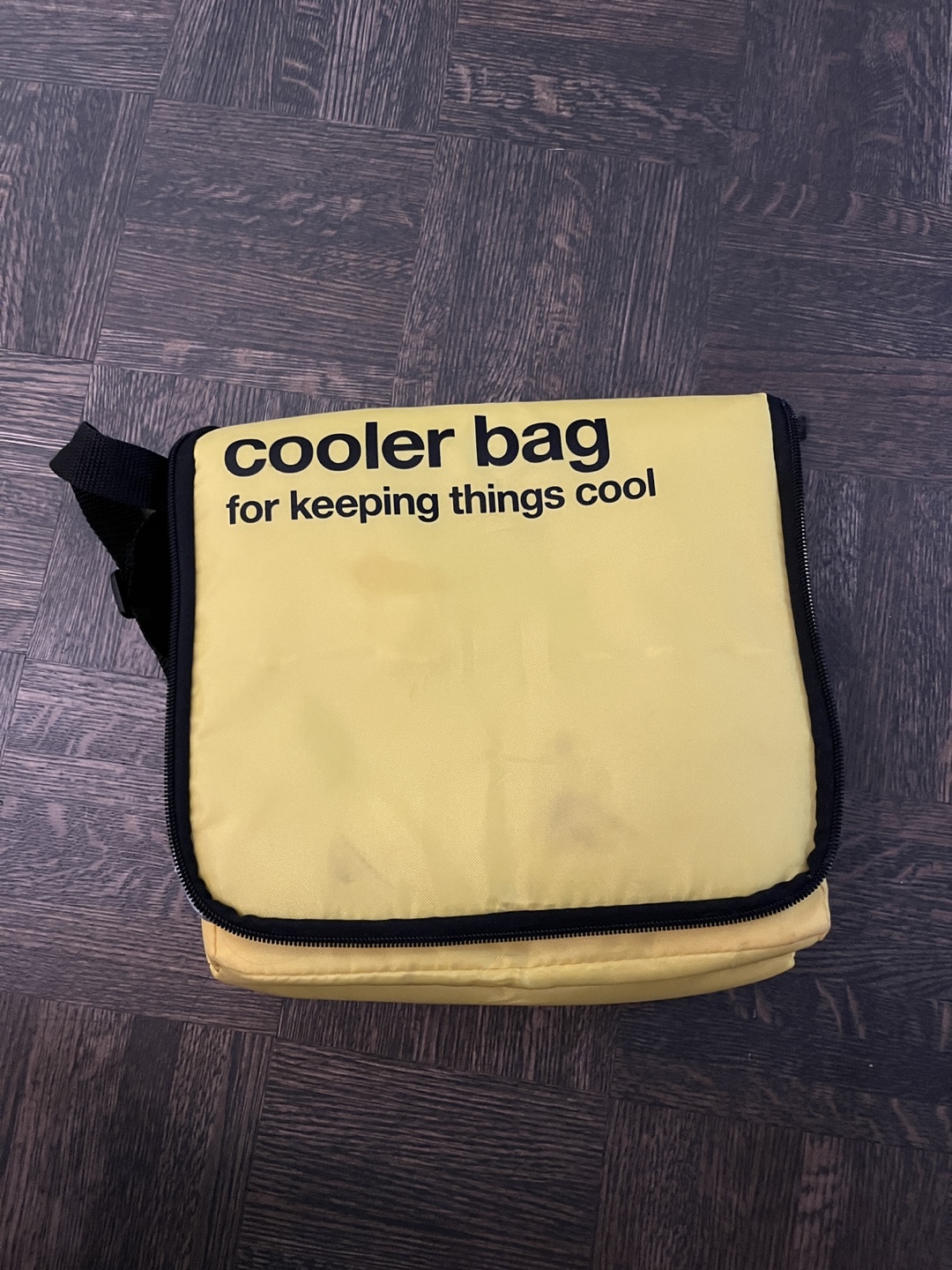 🫂 NOFRILLS Yellow Cooler Bag for Keeping Things Cool