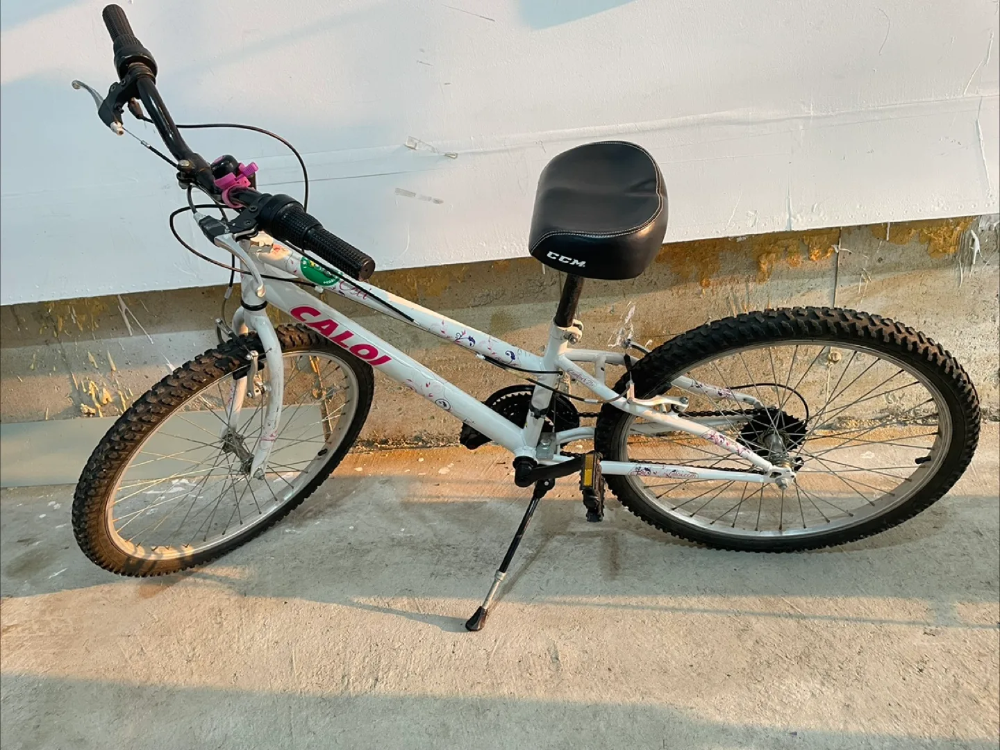 White Caloi Bike thumbnail