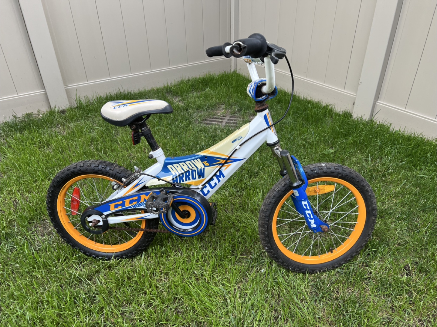 CCM Arrow 16" Kids Bike