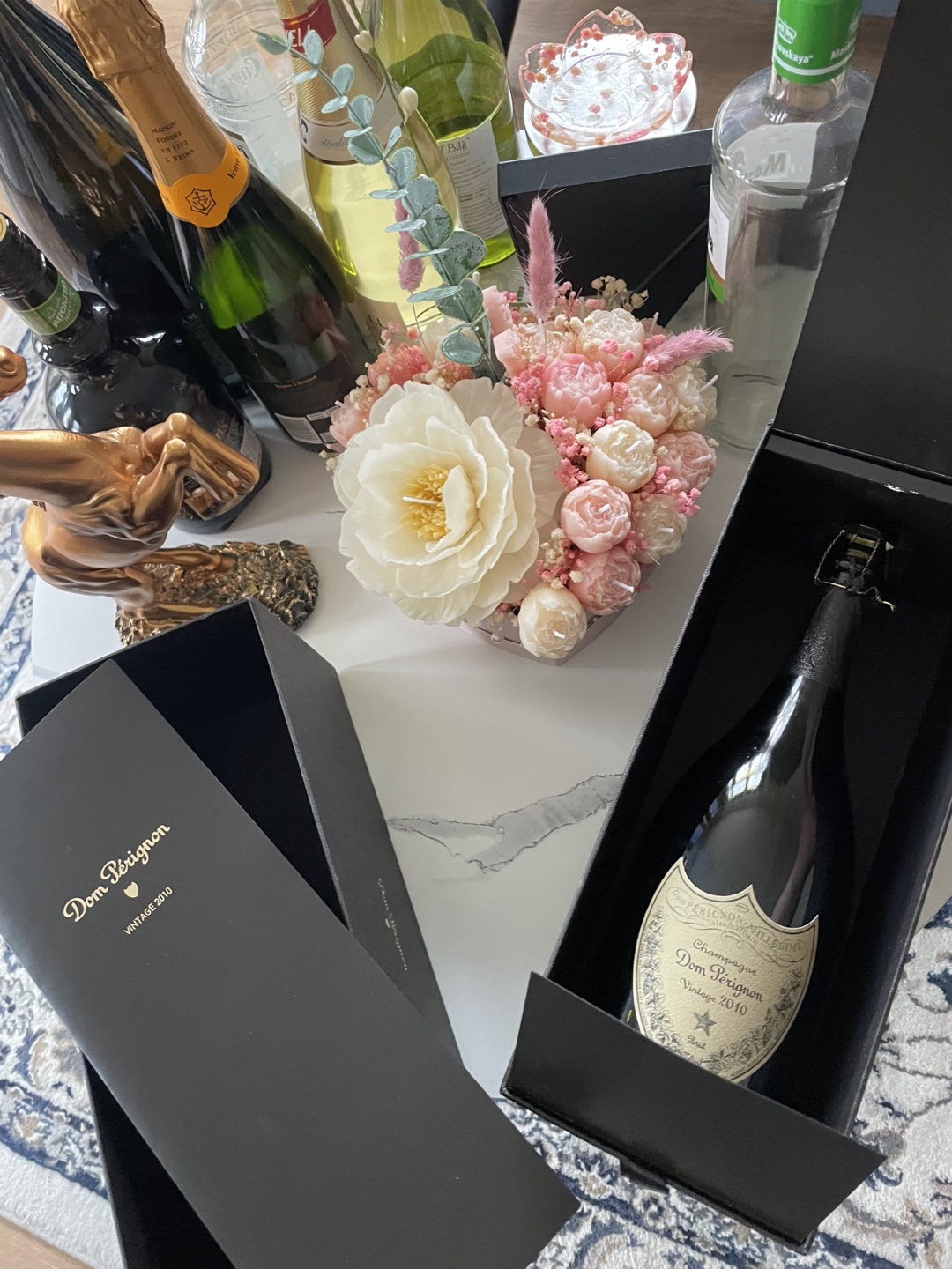 Dom Pérignon Vintage 2010 Champagne Bottle in Box - photo 2