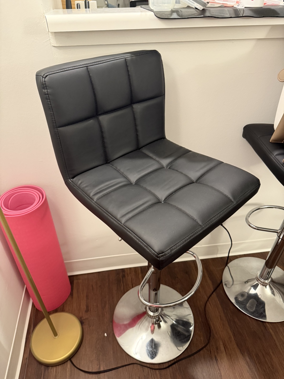 Adjustable Height Bar Stool (Black) (1/2)