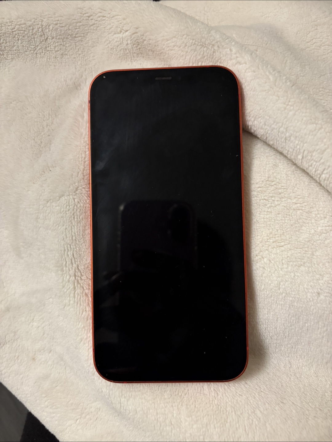 Red iPhone 12 - photo 3