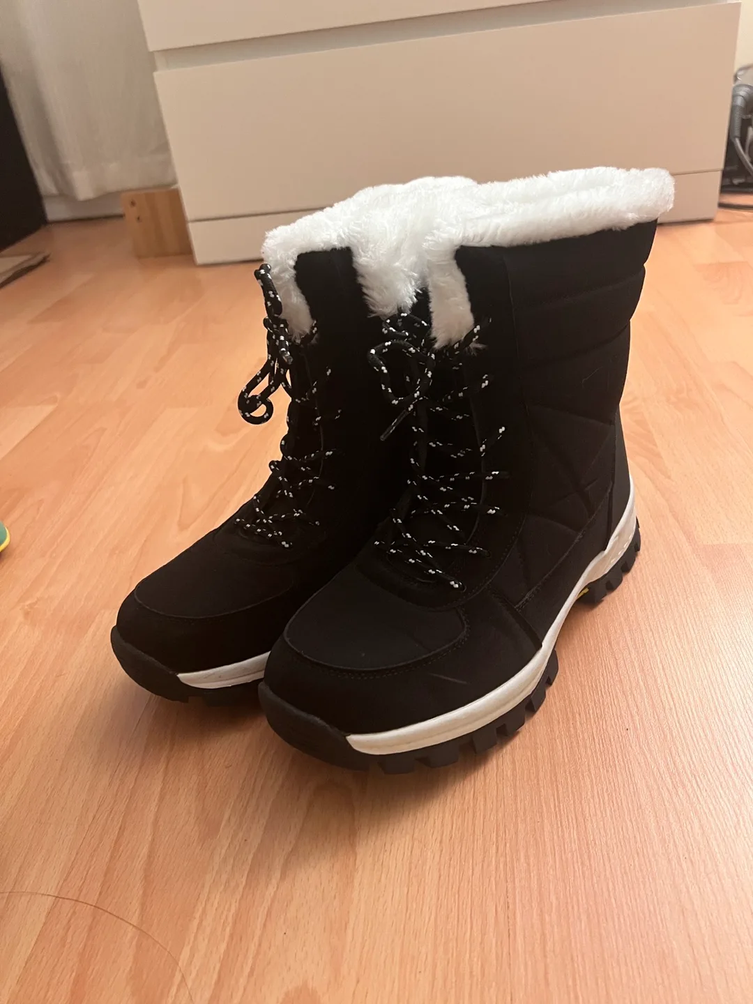 Black Snow Boots 42 thumbnail