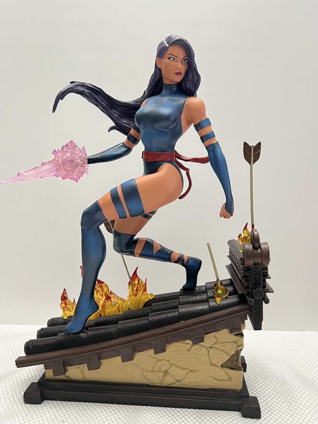 Psylocke Marvel Premier Collection Resin Statue - photo 2
