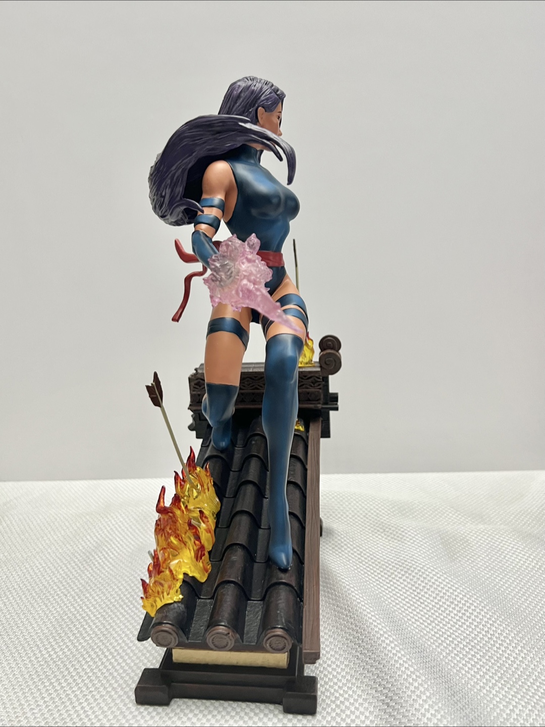 Psylocke Marvel Premier Collection Resin Statue - photo 3