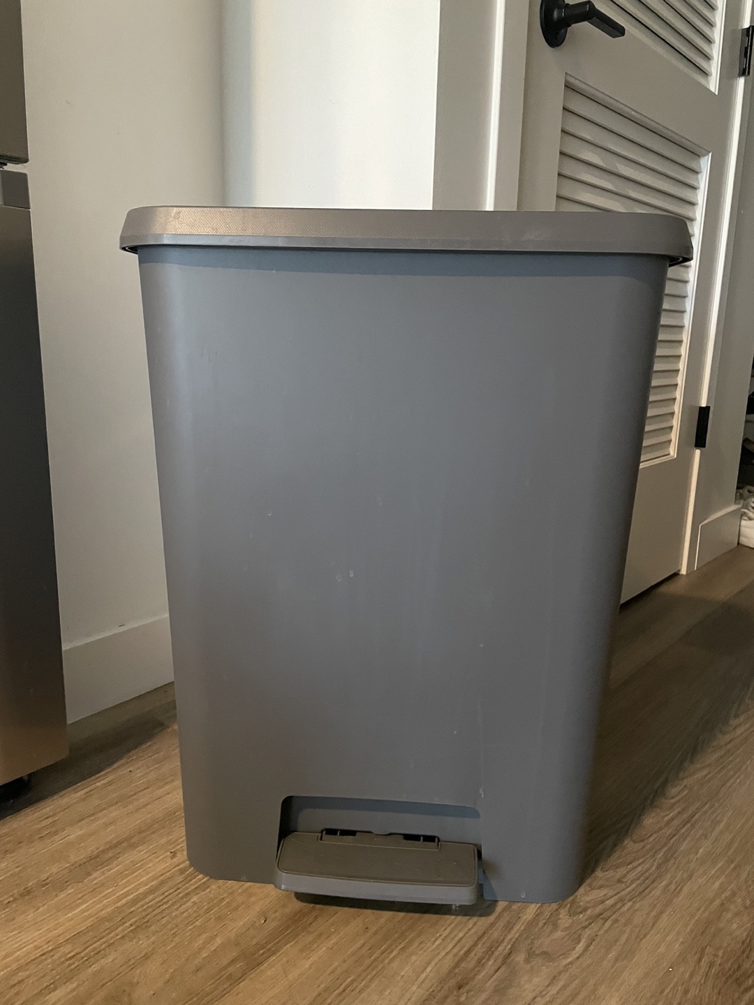 Step trash can, dark gray, 13 gallon