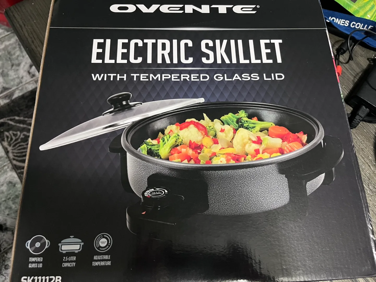 Ovente Electric Skillet with Tempered Glass Lid thumbnail