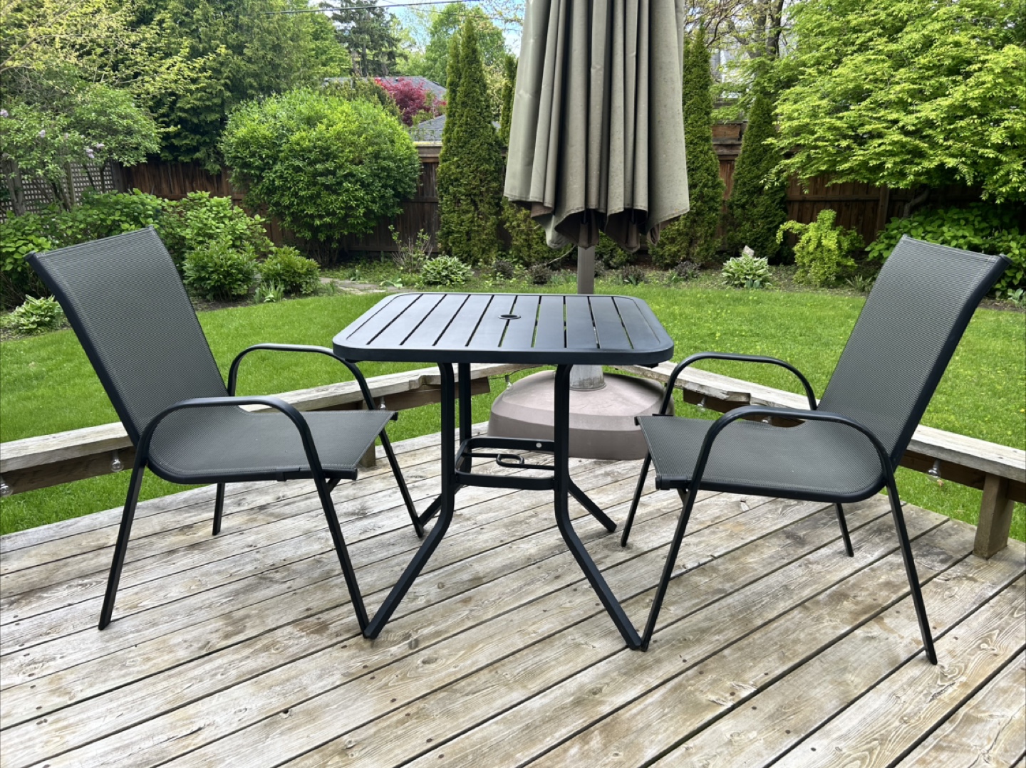 Bistro style table & 2 chairs