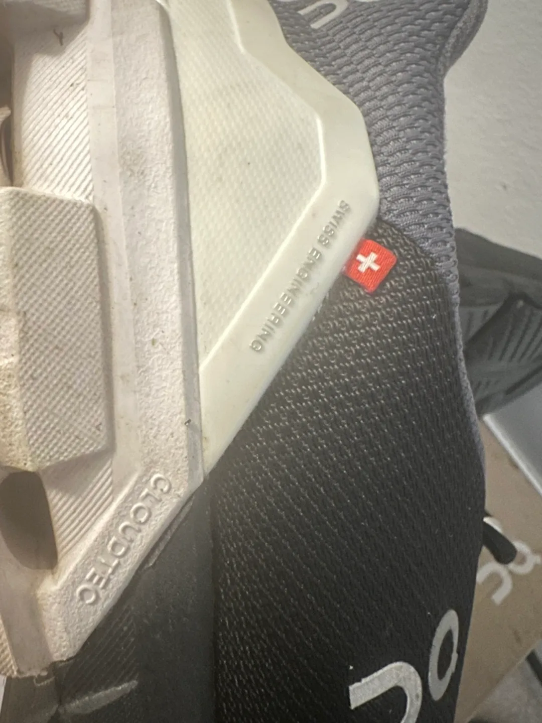 On Cloudflyer Running Shoes image indicator(3)