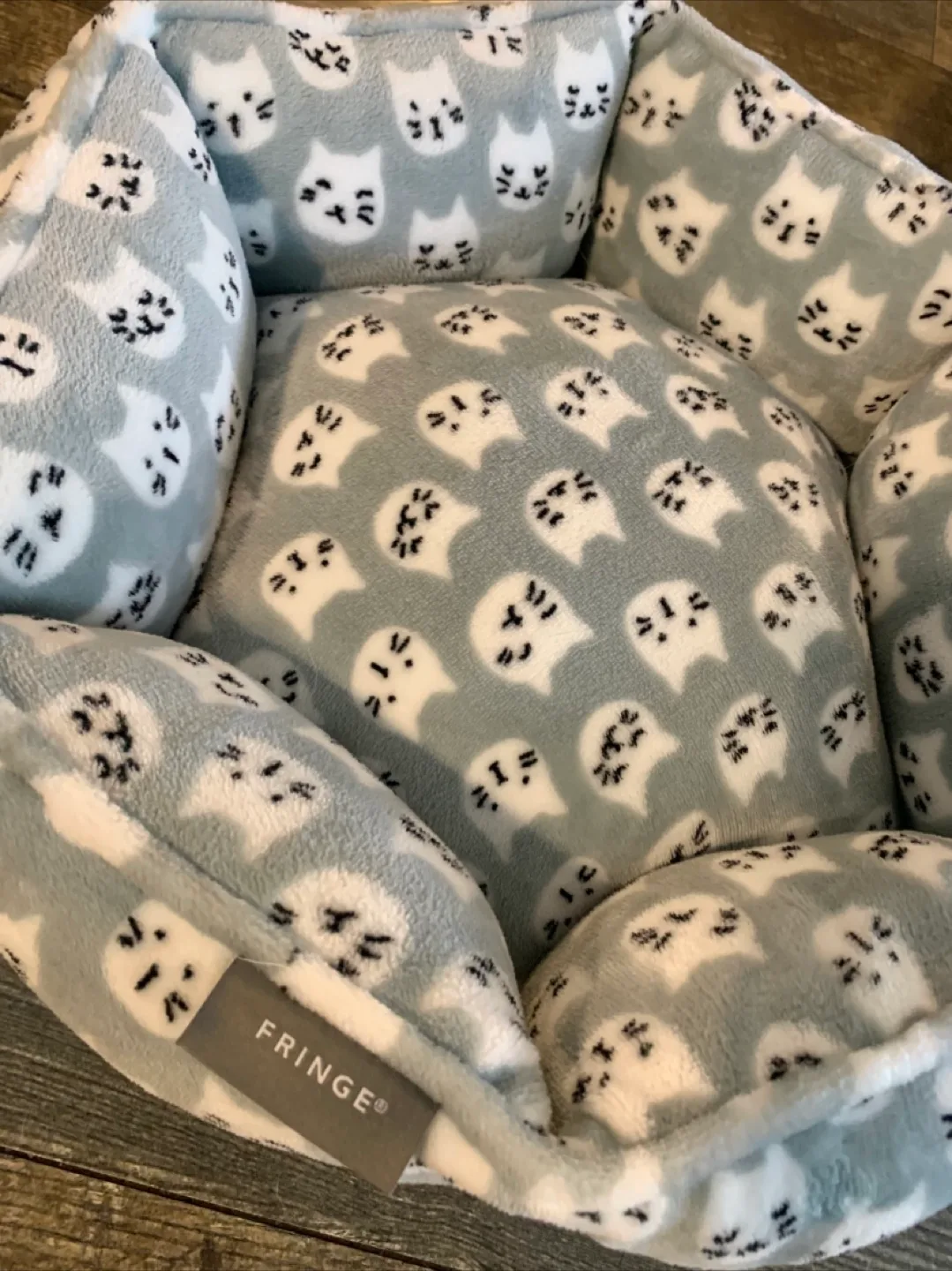 Cat Bed with Kitty Design image indicator(2)